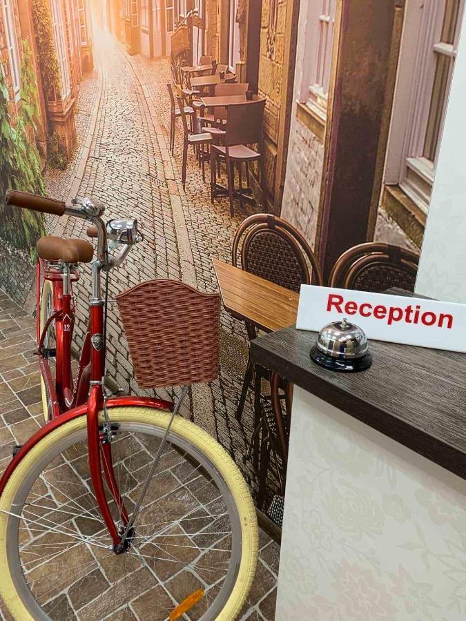 Hotel Rover リヴィウ エクステリア 写真
